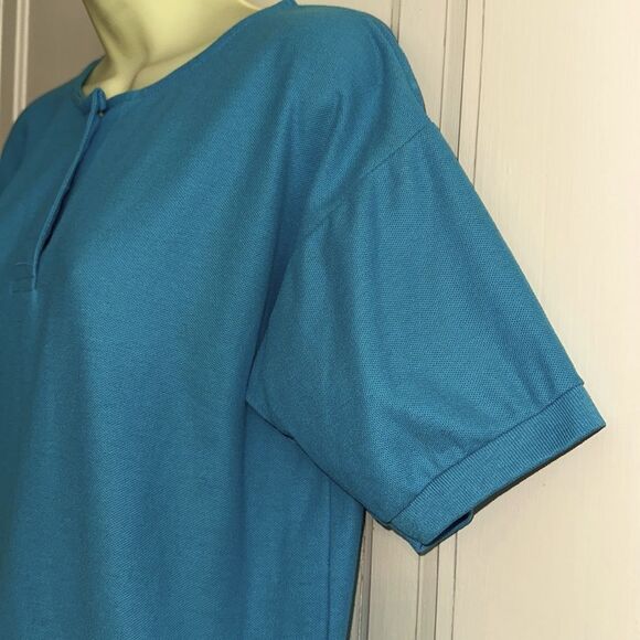 Vintage 80s Chesterfield Teal Blue Short Sleeve Knit Top with floral embossing - Picture 5 of 9